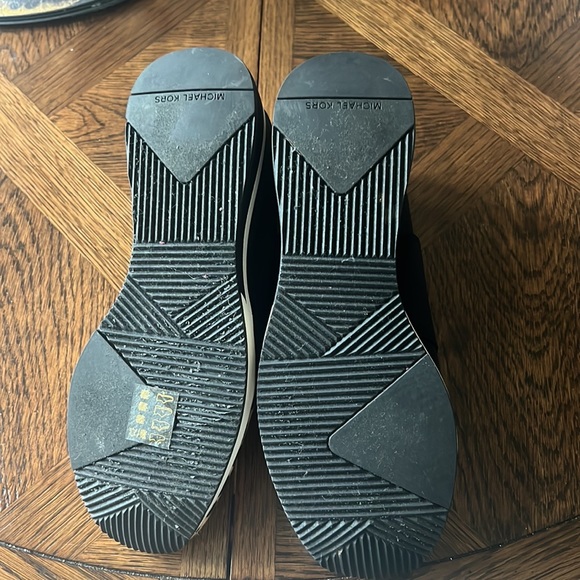 Michael Kors slip on sneaker with leopard detail. - Picture 6 of 7